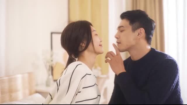 
							國產麻豆AV 男友的私房早餐 蘇清歌 陳凡騏
						
